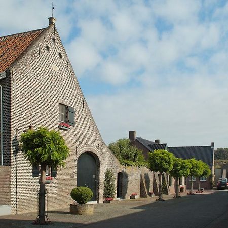 Het Gildehuis Met Sauna En Jacuzzi Stevensweert Exteriér fotografie