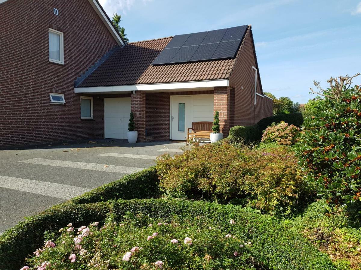 Het Gildehuis Met Sauna En Jacuzzi Stevensweert Exteriér fotografie